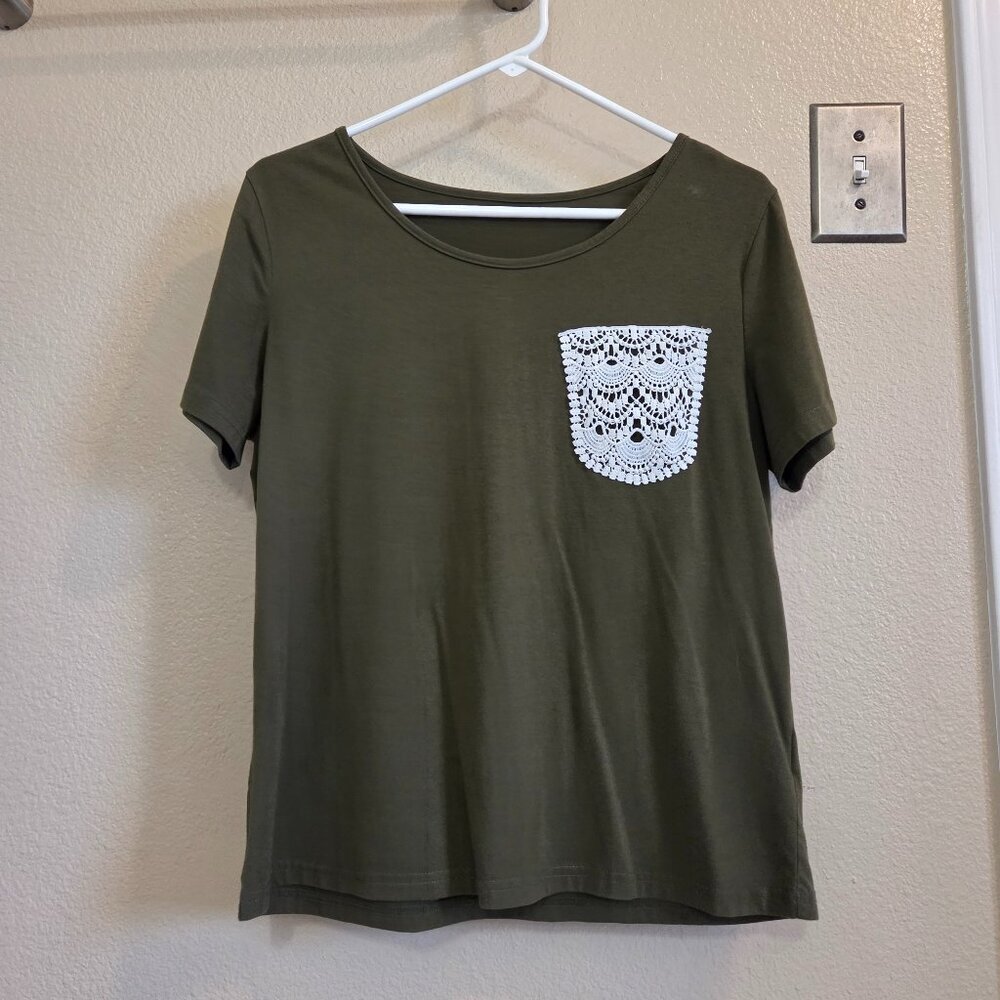 Shein Lace front pocket short sleeve Green Top Size Medium